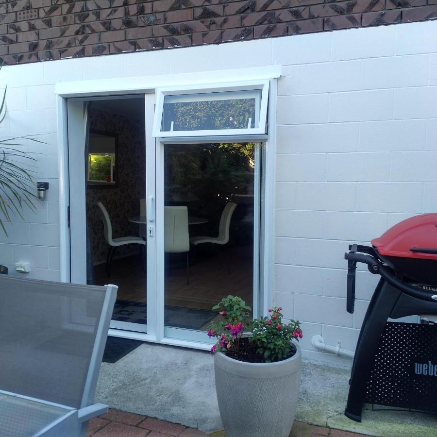 Large Studio With Private Patio, Sky Tv & Wifi Villa Mount Maunganui Dış mekan fotoğraf